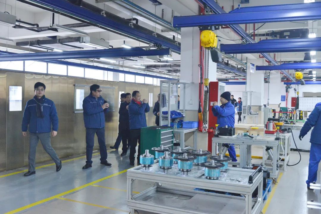 龍騰虎躍春意濃，巨人園區喜開工