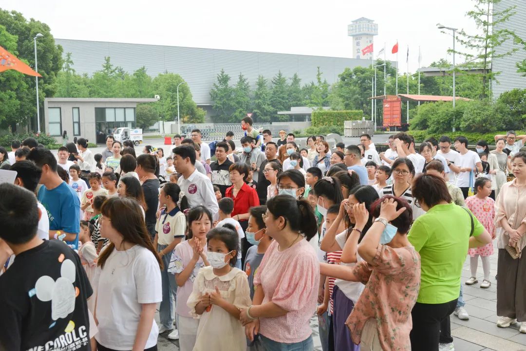 童心飛揚(yáng) 歡樂巨人——巨人集團(tuán)迎六一親子活動(dòng)