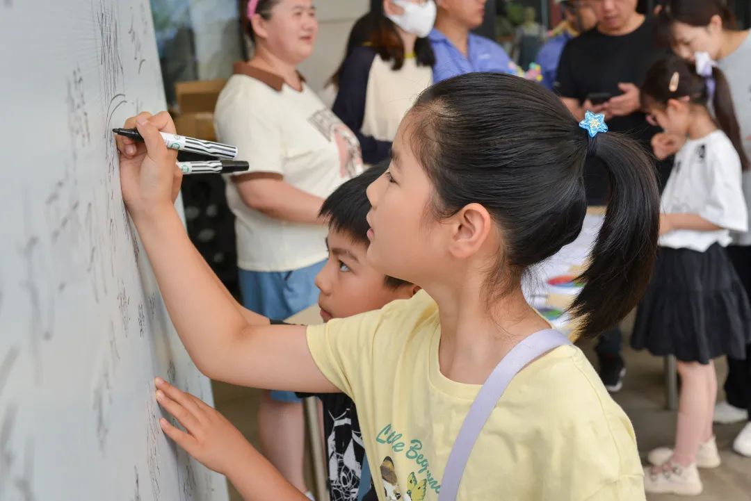 童心飛揚(yáng) 歡樂巨人——巨人集團(tuán)迎六一親子活動(dòng)