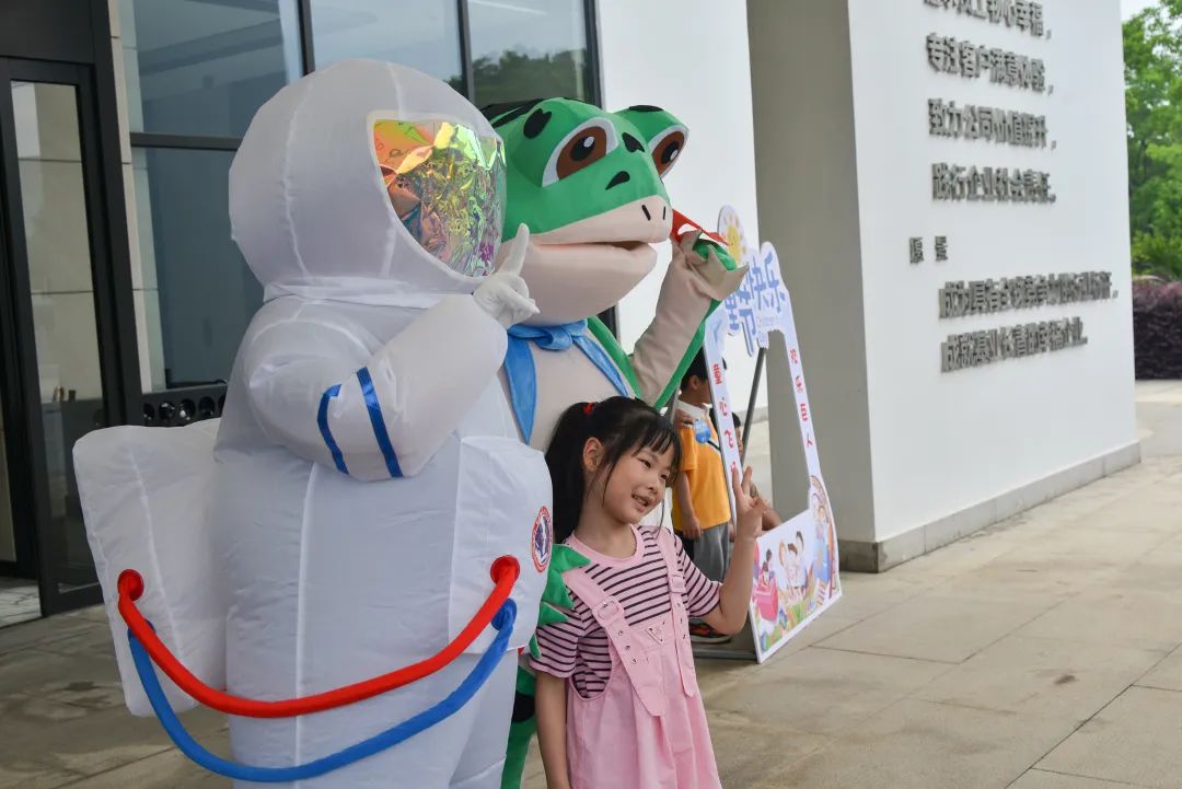童心飛揚(yáng) 歡樂巨人——巨人集團(tuán)迎六一親子活動(dòng)
