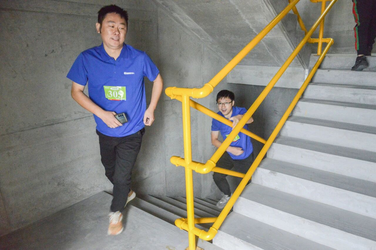 7分47秒登上南潯之巔 刷新紀錄