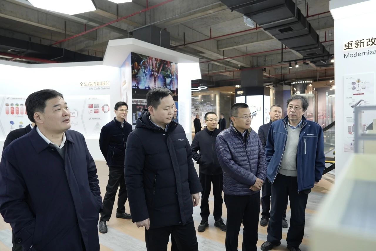 國(guó)家市場(chǎng)監(jiān)督總局領(lǐng)導(dǎo)蒞臨巨龍電梯調(diào)研指導(dǎo) 國(guó)家市場(chǎng)監(jiān)督總局領(lǐng)導(dǎo)蒞臨巨龍電梯調(diào)研指導(dǎo)