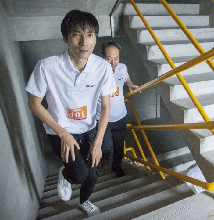 7分47秒登上南潯之巔 刷新紀錄