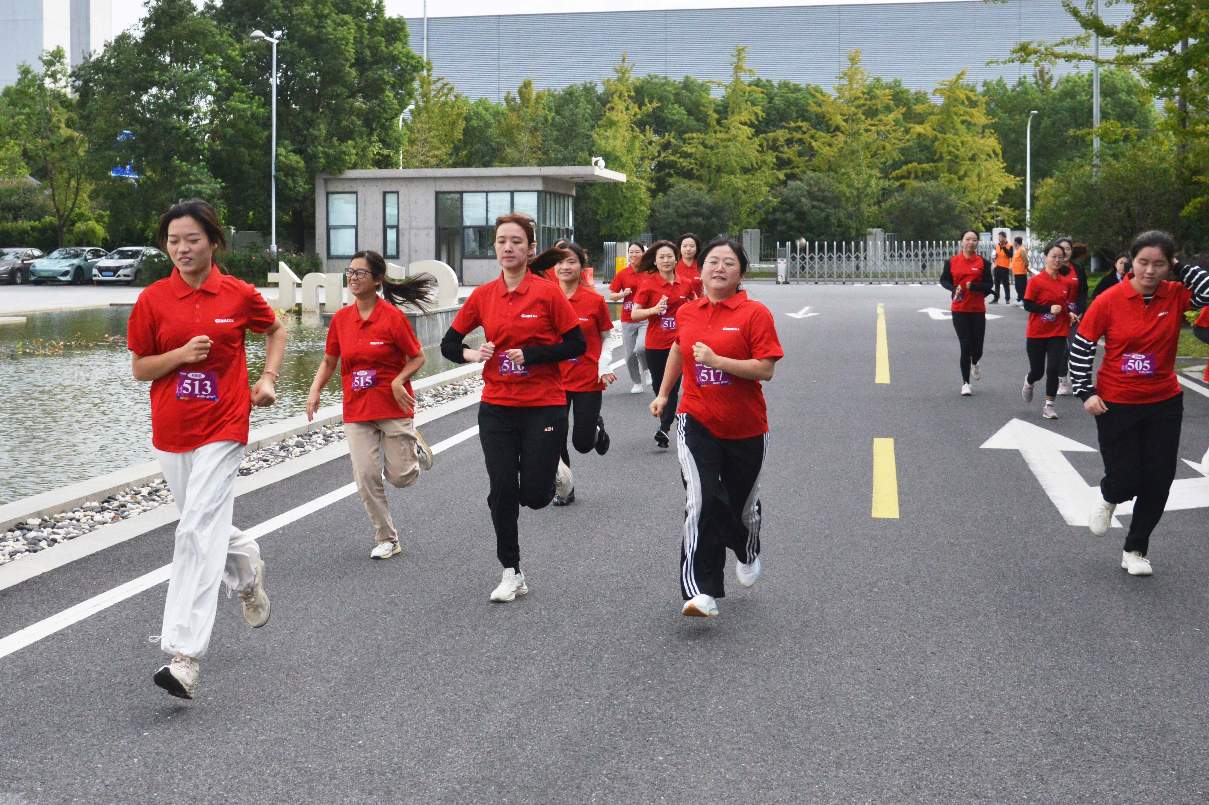 7分47秒登上南潯之巔 刷新紀錄