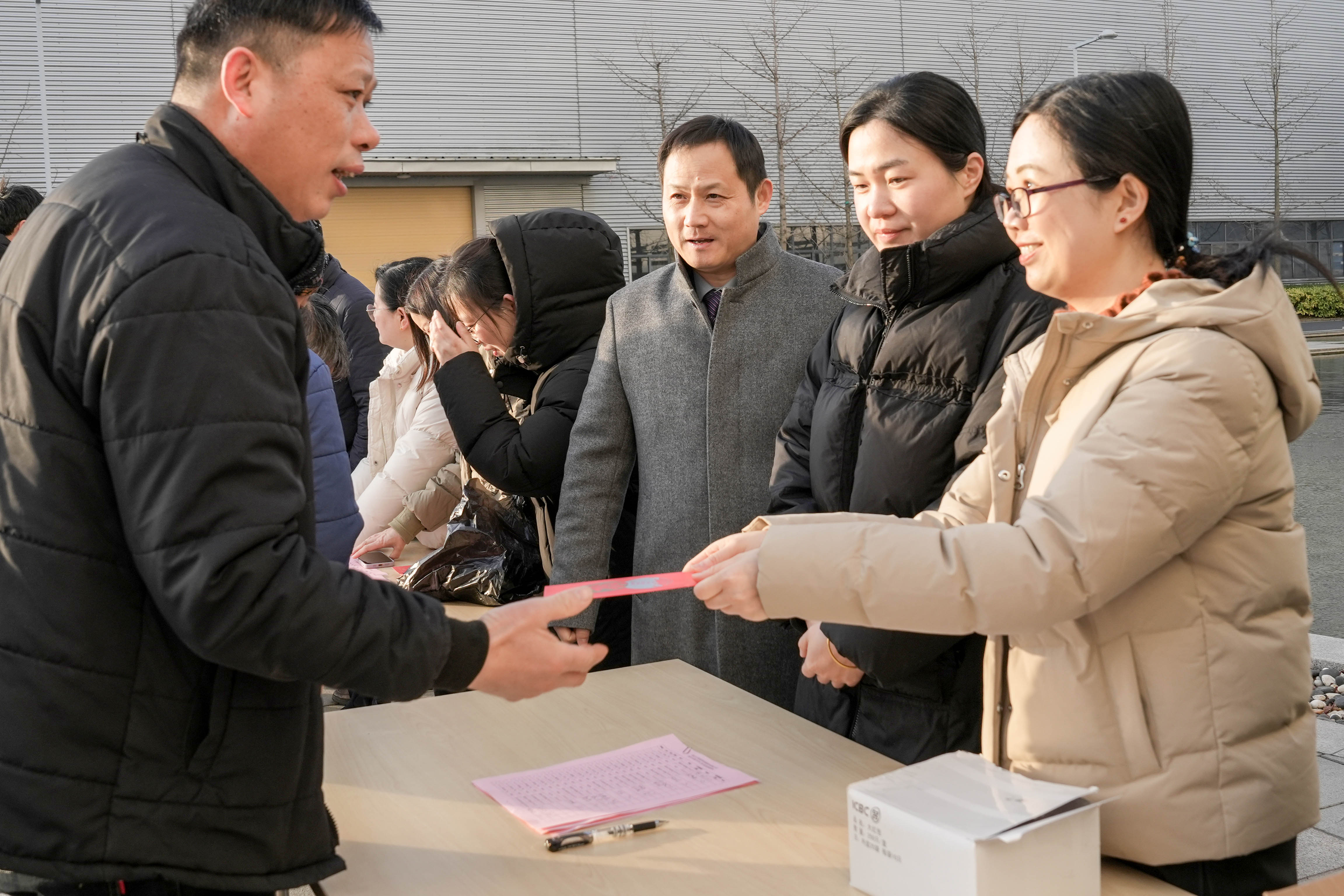 祥蛇映春暉 新歲啟新程——巨人工業園喜迎開工 祥蛇映春暉 新歲啟新程——巨人工業園喜迎開工