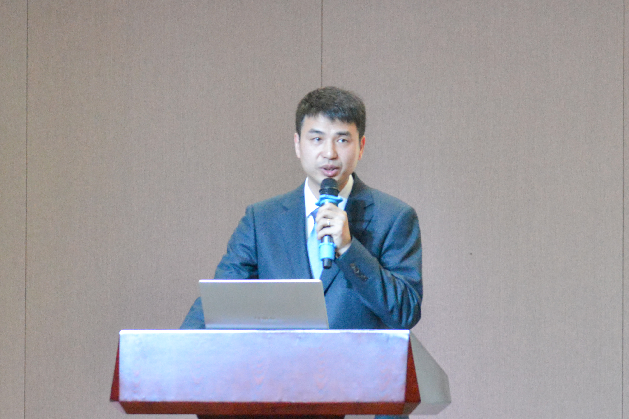 龍騰蛇舞迎新春 砥礪前行邁新程——巨龍電梯2025年迎春大會 龍騰蛇舞迎新春 砥礪前行邁新程——巨龍電梯2025年迎春大會