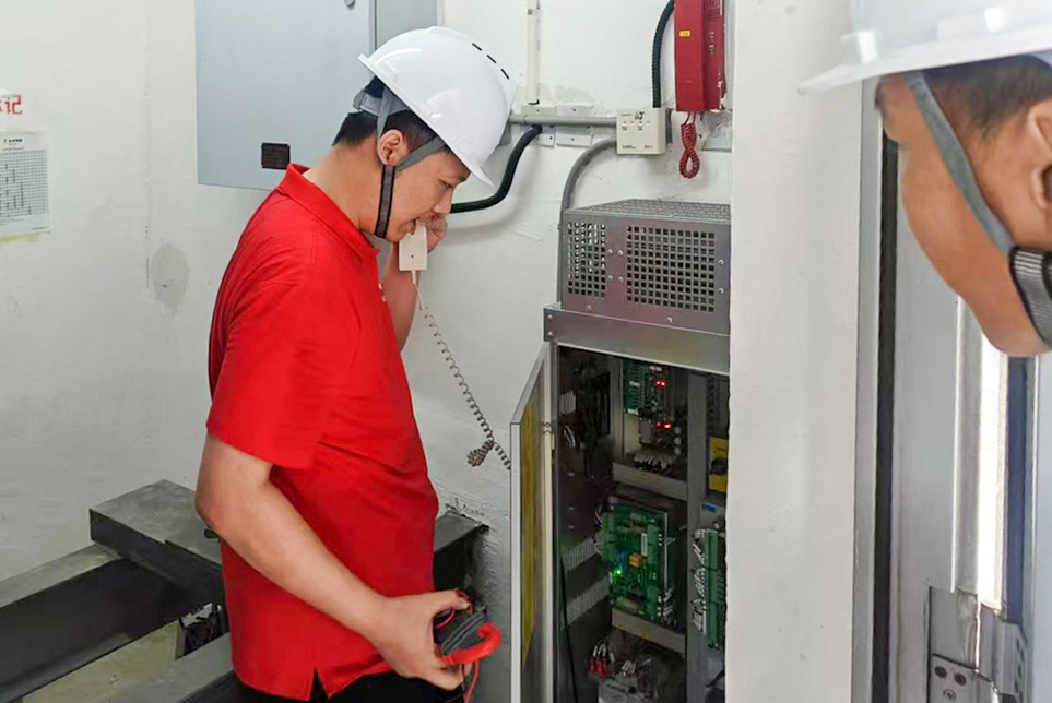 電梯安全進社區 演練宣傳筑防線——巨龍電梯“安全月”活動