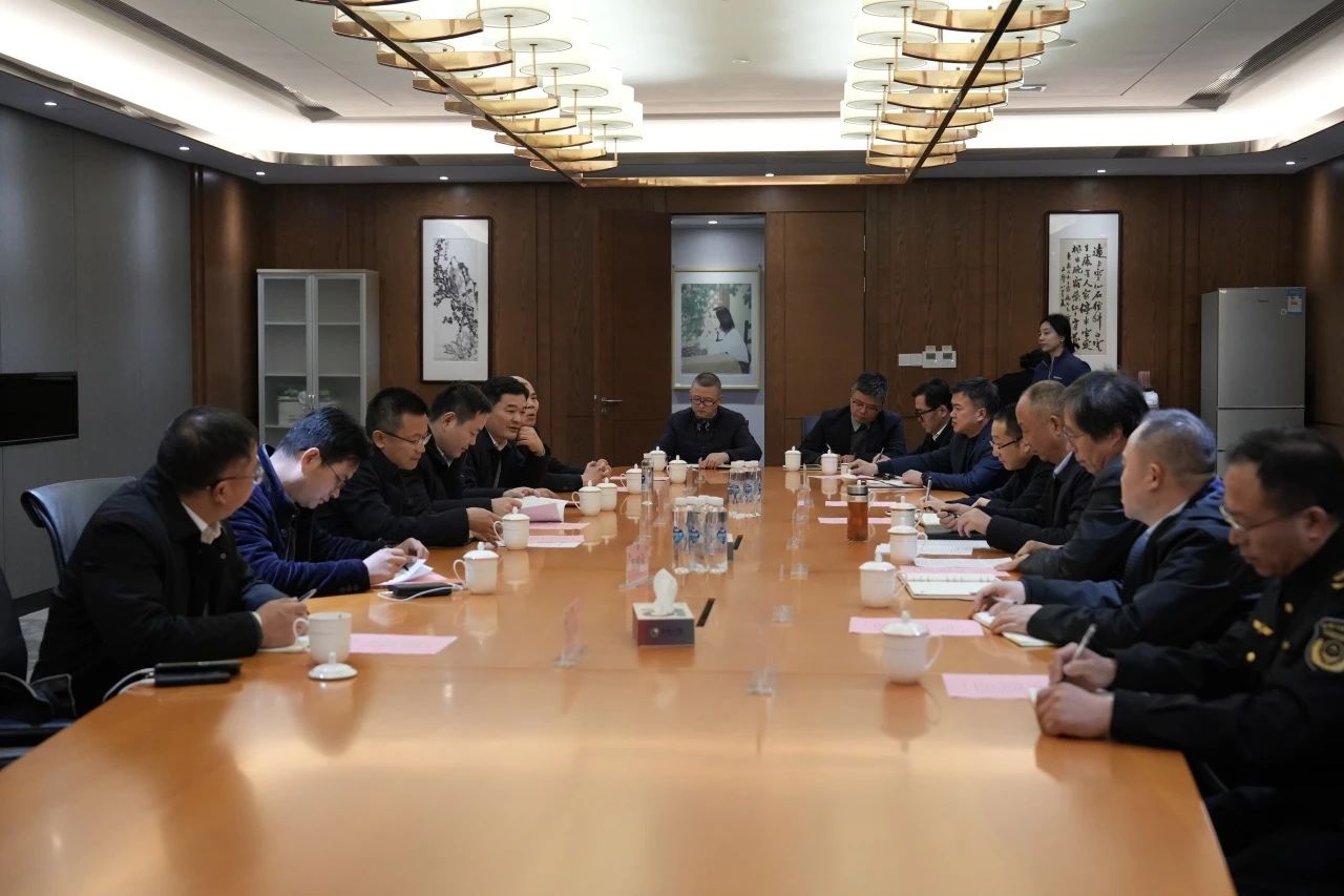 國(guó)家市場(chǎng)監(jiān)督總局領(lǐng)導(dǎo)蒞臨巨龍電梯調(diào)研指導(dǎo) 國(guó)家市場(chǎng)監(jiān)督總局領(lǐng)導(dǎo)蒞臨巨龍電梯調(diào)研指導(dǎo)