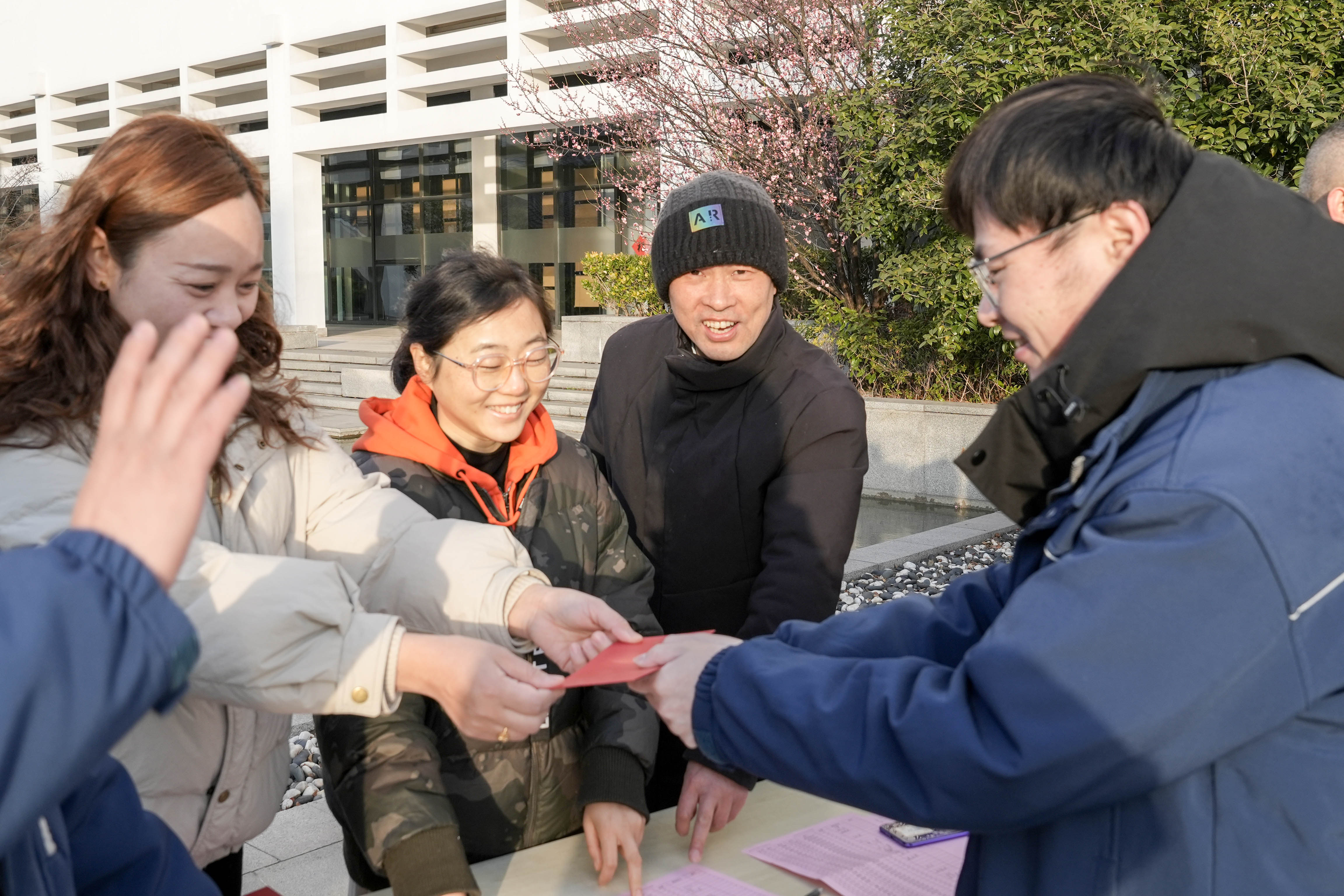 祥蛇映春暉 新歲啟新程——巨人工業園喜迎開工 祥蛇映春暉 新歲啟新程——巨人工業園喜迎開工